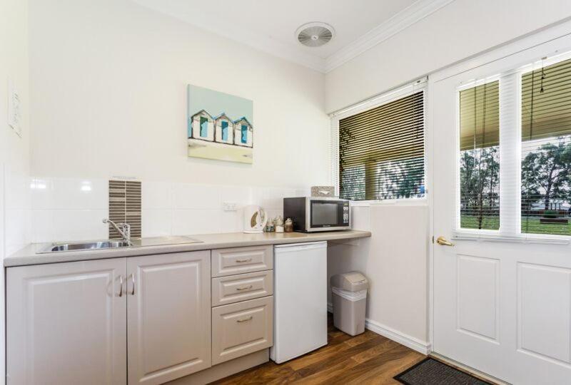 Inn The Tuarts Guest Lodge Busselton Accommodation - Adults Only Экстерьер фото