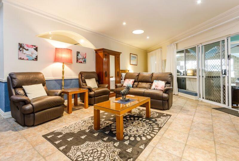 Inn The Tuarts Guest Lodge Busselton Accommodation - Adults Only Экстерьер фото