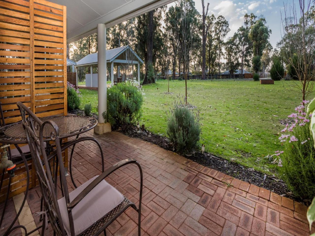 Inn The Tuarts Guest Lodge Busselton Accommodation - Adults Only Экстерьер фото